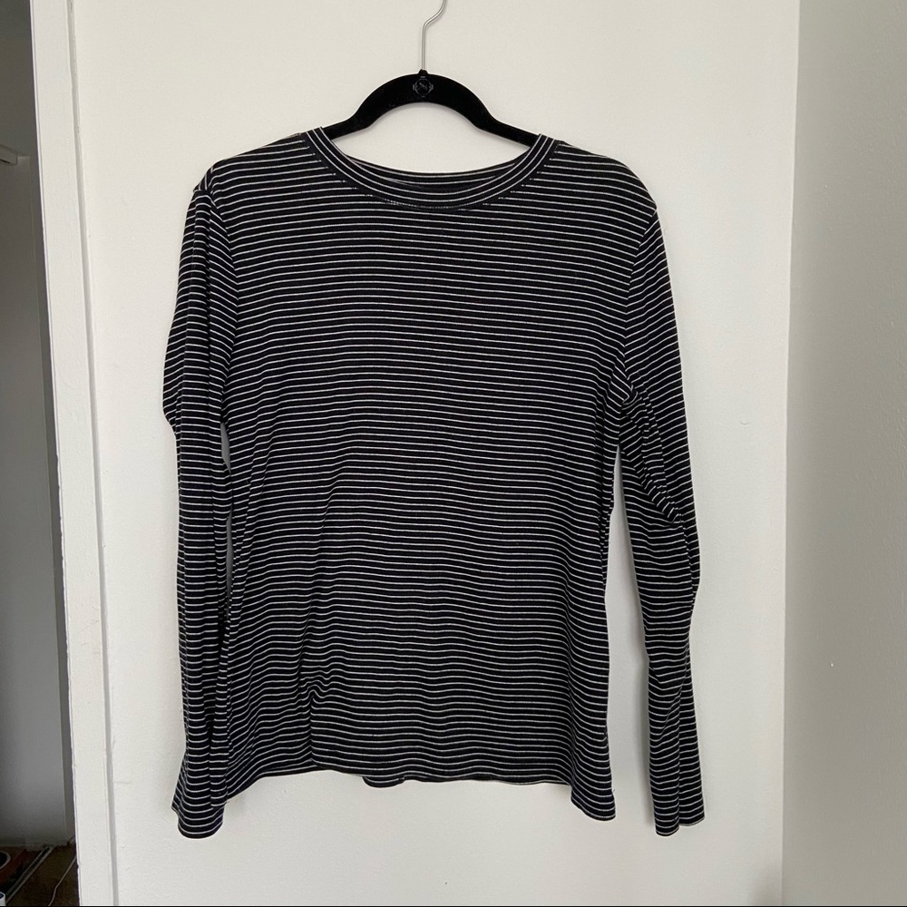 Horizontal Stripe Black & White Long-Sleeved Tshirt